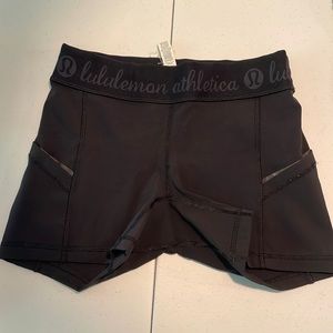 Black Lululemon bike shorts - sz r